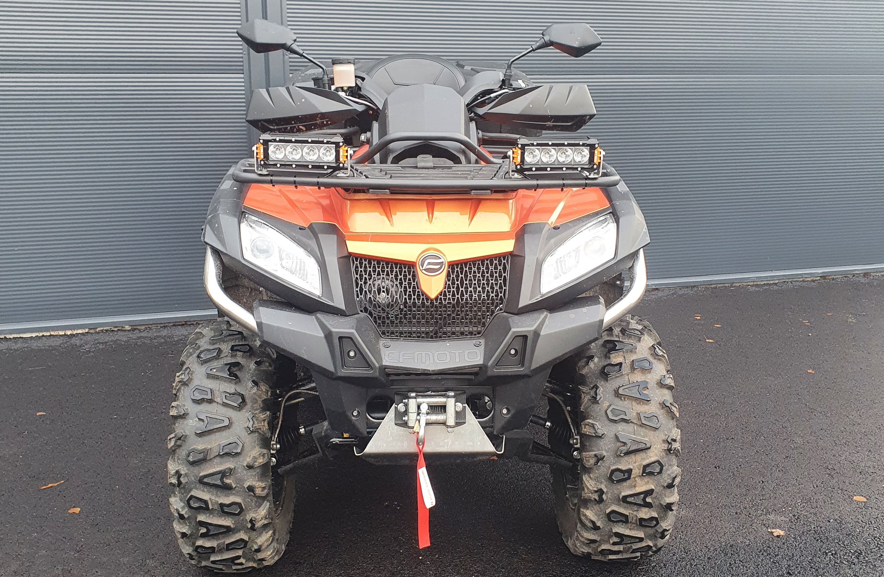 CF Moto LED-ljusramp Monterat och klart på fyrhjuling